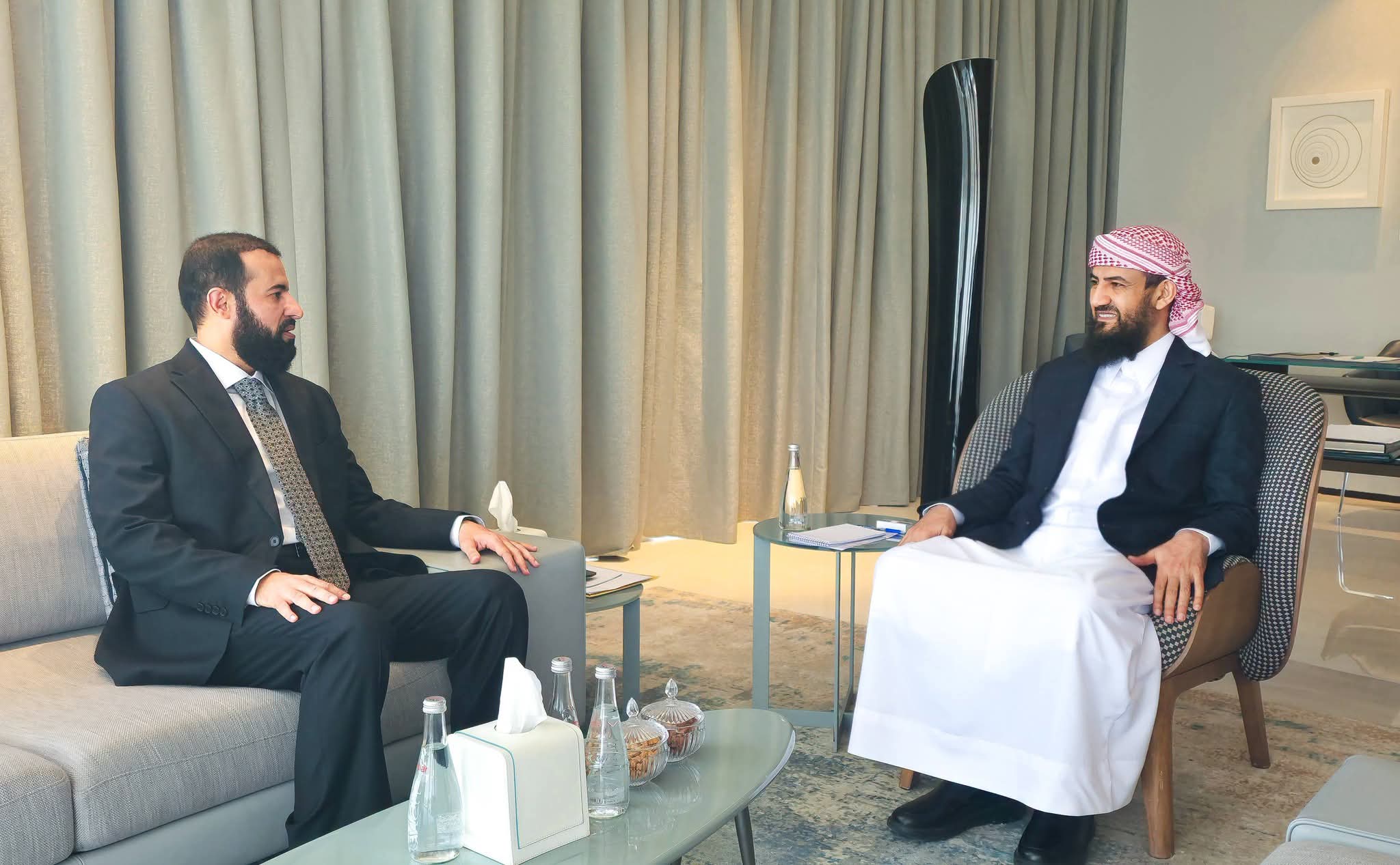 المحرّمي يلتقي محافظ أبين ويطلع على الأوضاع الأمنية والخدمية والتنموية في المحافظة المحرّمي يلتقي محافظ أبين ويطلع على الأوضاع الأمنية والخدمية والتنموية في المحافظة