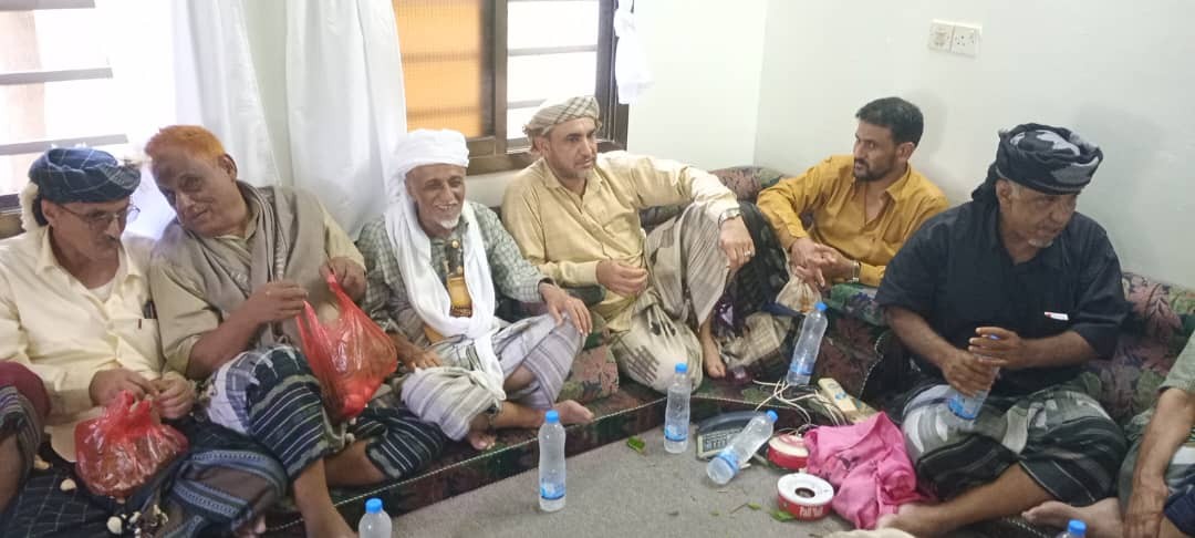 بتكليف من الرئيس الزُبيدي .. قيادات من المجلس الانتقالي تؤدي واجب العزاء لأسرة الرئيس عبدربه منصور هادي في مسقط رأسه بمديرية الوضيع بتكليف من الرئيس الزُبيدي .. قيادات من المجلس الانتقالي تؤدي واجب العزاء لأسرة الرئيس عبدربه منصور هادي في مسقط رأسه بمديرية الوضيع