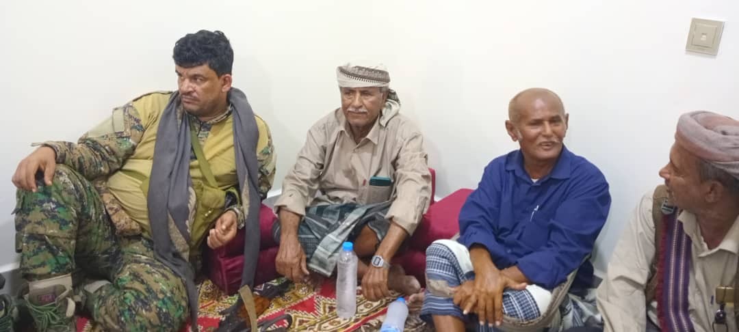 بتكليف من الرئيس الزُبيدي .. قيادات من المجلس الانتقالي تؤدي واجب العزاء لأسرة الرئيس عبدربه منصور هادي في مسقط رأسه بمديرية الوضيع بتكليف من الرئيس الزُبيدي .. قيادات من المجلس الانتقالي تؤدي واجب العزاء لأسرة الرئيس عبدربه منصور هادي في مسقط رأسه بمديرية الوضيع