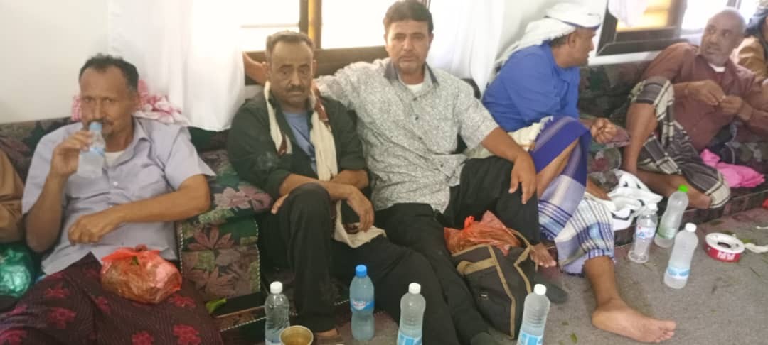 بتكليف من الرئيس الزُبيدي .. قيادات من المجلس الانتقالي تؤدي واجب العزاء لأسرة الرئيس عبدربه منصور هادي في مسقط رأسه بمديرية الوضيع بتكليف من الرئيس الزُبيدي .. قيادات من المجلس الانتقالي تؤدي واجب العزاء لأسرة الرئيس عبدربه منصور هادي في مسقط رأسه بمديرية الوضيع