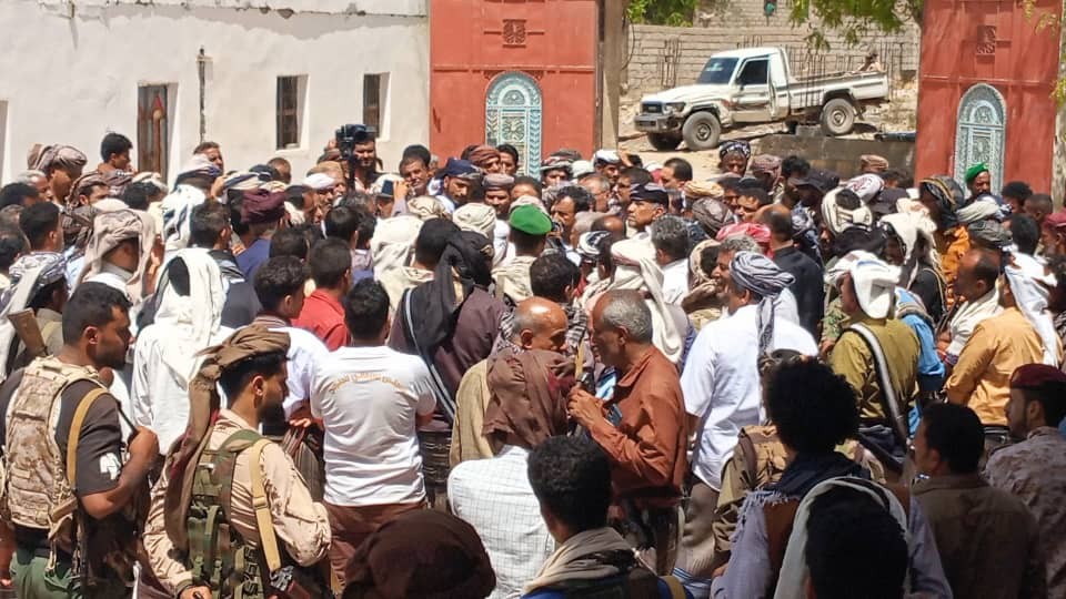بتكليف من الرئيس الزُبيدي .. قيادات من المجلس الانتقالي تؤدي واجب العزاء لأسرة الرئيس عبدربه منصور هادي في مسقط رأسه بمديرية الوضيع بتكليف من الرئيس الزُبيدي .. قيادات من المجلس الانتقالي تؤدي واجب العزاء لأسرة الرئيس عبدربه منصور هادي في مسقط رأسه بمديرية الوضيع