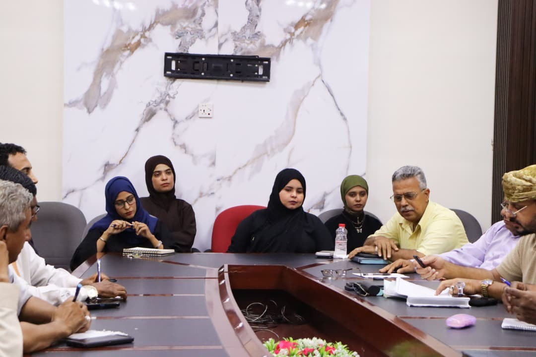 تنفيذية انتقالي العاصمة عدن تبحث تدهور الأوضاع الخدمية وتدين الحملات المسيئة للشيخ النقيب تنفيذية انتقالي العاصمة عدن تبحث تدهور الأوضاع الخدمية وتدين الحملات المسيئة للشيخ النقيب
