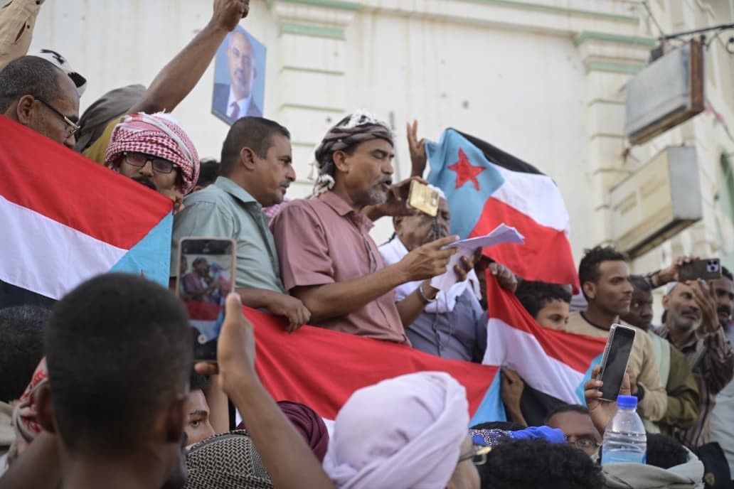 استجابة لدعوة المجلس الانتقالي.. جماهير وادي وصحراء حضرموت تحتشد في سيئون وتؤكد رفض الوصاية السعودية ومناهضة الاحتلال استجابة لدعوة المجلس الانتقالي.. جماهير وادي وصحراء حضرموت تحتشد في سيئون وتؤكد رفض الوصاية السعودية ومناهضة الاحتلال
