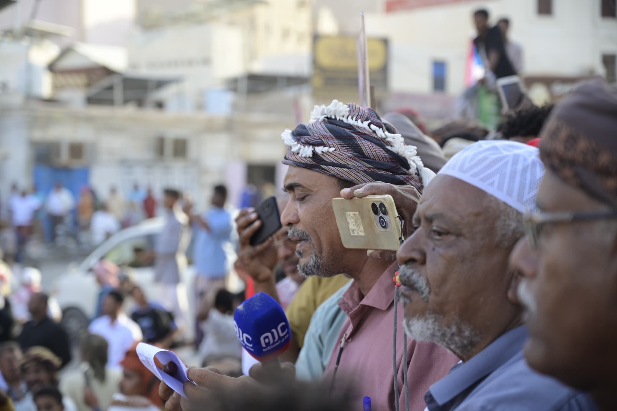 استجابة لدعوة المجلس الانتقالي.. جماهير وادي وصحراء حضرموت تحتشد في سيئون وتؤكد رفض الوصاية السعودية ومناهضة الاحتلال استجابة لدعوة المجلس الانتقالي.. جماهير وادي وصحراء حضرموت تحتشد في سيئون وتؤكد رفض الوصاية السعودية ومناهضة الاحتلال