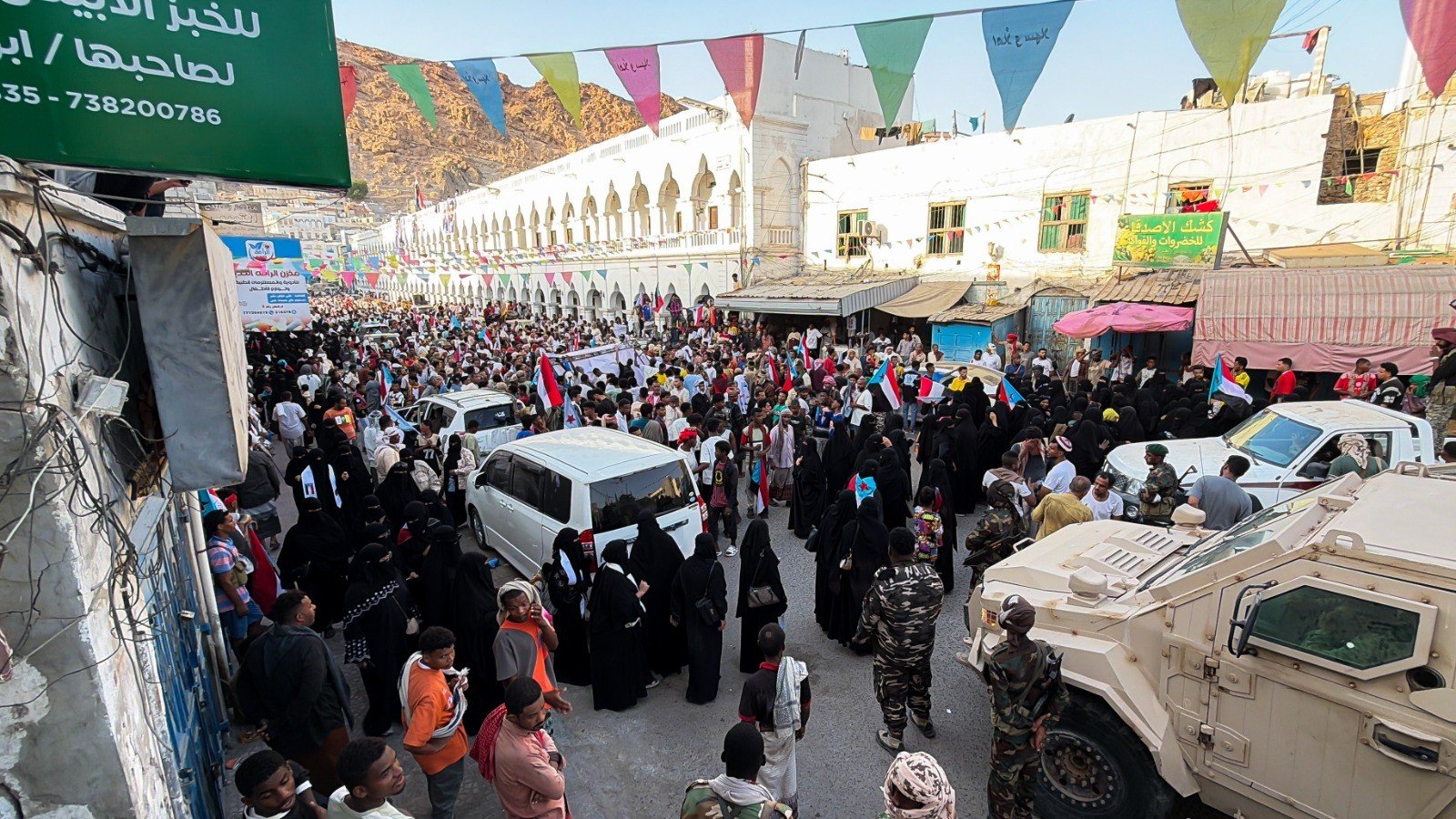 استجابة لدعوة المجلس الانتقالي .. ابناء حضرموت يحتشدون في المكلا رفضا للوصاية السعودية ومناهضة الاحتلال استجابة لدعوة المجلس الانتقالي .. ابناء حضرموت يحتشدون في المكلا رفضا للوصاية السعودية ومناهضة الاحتلال