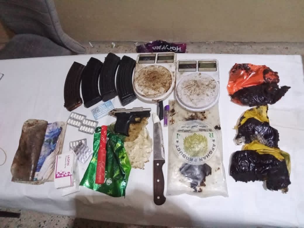 مكافحة المخدرات بساحل حضرموت تداهم وكرًا للترويج المخدرات بالمكلا مكافحة المخدرات بساحل حضرموت تداهم وكرًا للترويج المخدرات بالمكلا