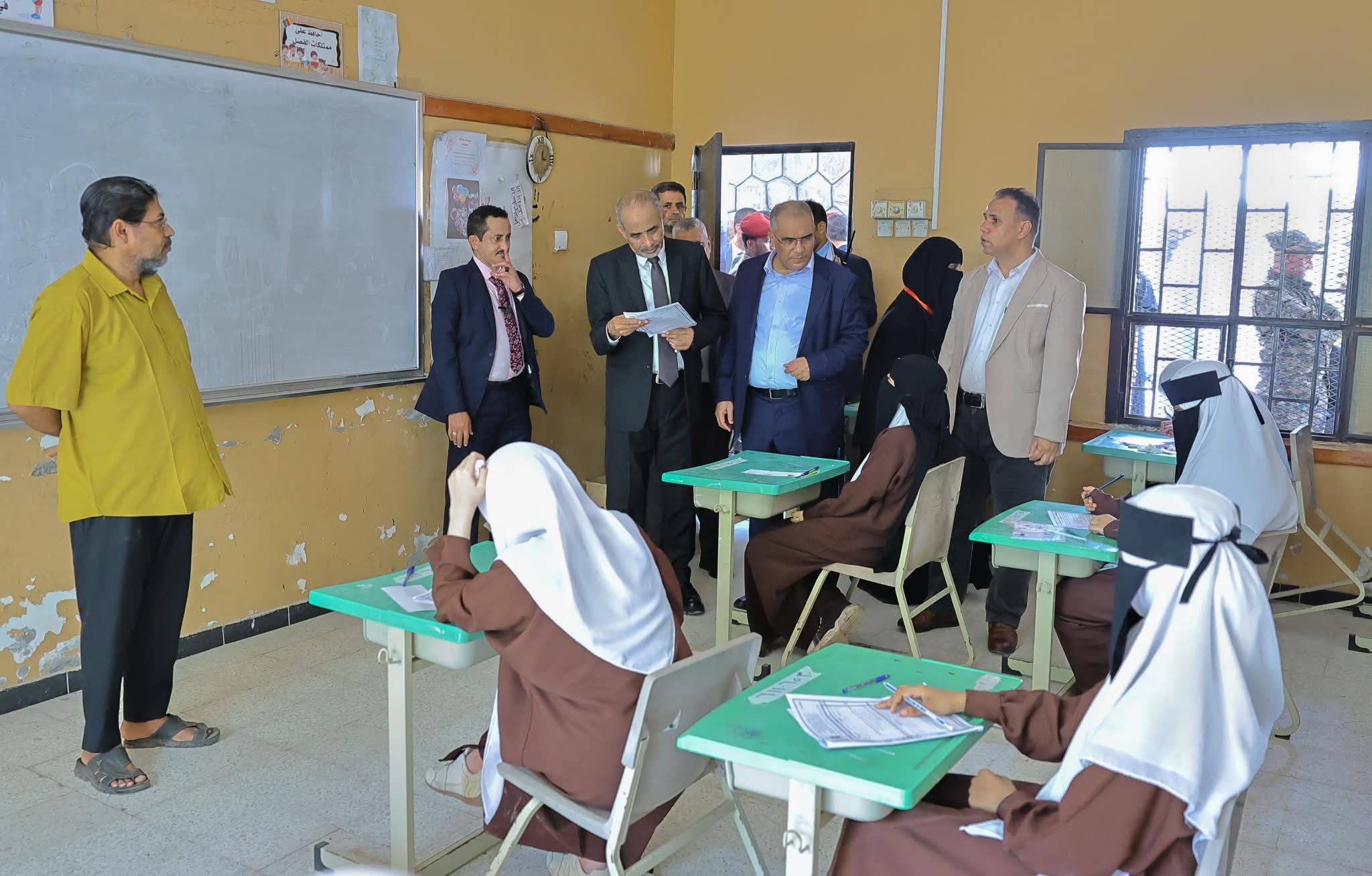 الصبيحي يدشّن اختبارات الثانوية العامة بعدن ويؤكد دعم القيادة السياسية لقطاع التعليم عدن - الصبيحي يدشّن اختبارات الثانوية العامة بعدن ويؤكد دعم القيادة السياسية لقطاع التعليم عدن -