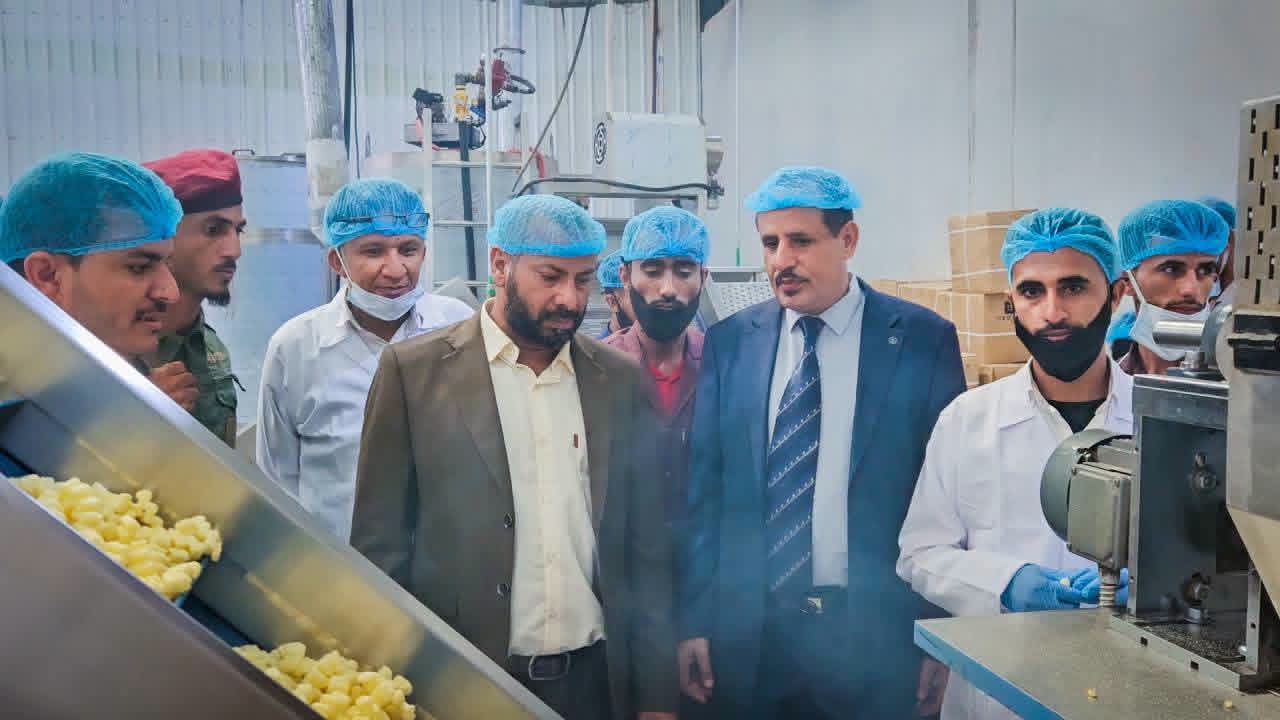 خلال افتتاح مصنع جديد.. محافظ الضالع يؤكد على تقديم كافة التسهيلات للمستثمرين خلال افتتاح مصنع جديد.. محافظ الضالع يؤكد على تقديم كافة التسهيلات للمستثمرين