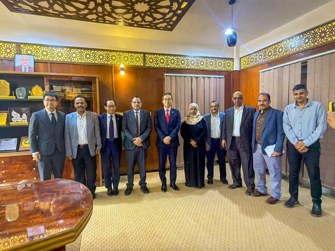 الوزير السقطري يبحث مع السفير الياباني تعزيز التعاون في قطاعي الزراعة والثروة السمكية - الوزير السقطري يبحث مع السفير الياباني تعزيز التعاون في قطاعي الزراعة والثروة السمكية -