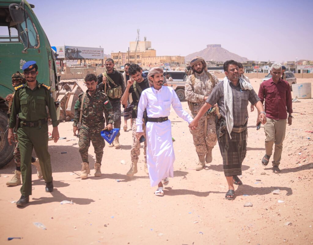 مدير عام العبر يناقش مع نائب الهيئة العامة للنقل مشروع تنظيم قطاع النقل وإنشاء محطة نموذجية للمسافرين مدير عام العبر يناقش مع نائب الهيئة العامة للنقل مشروع تنظيم قطاع النقل وإنشاء محطة نموذجية للمسافرين