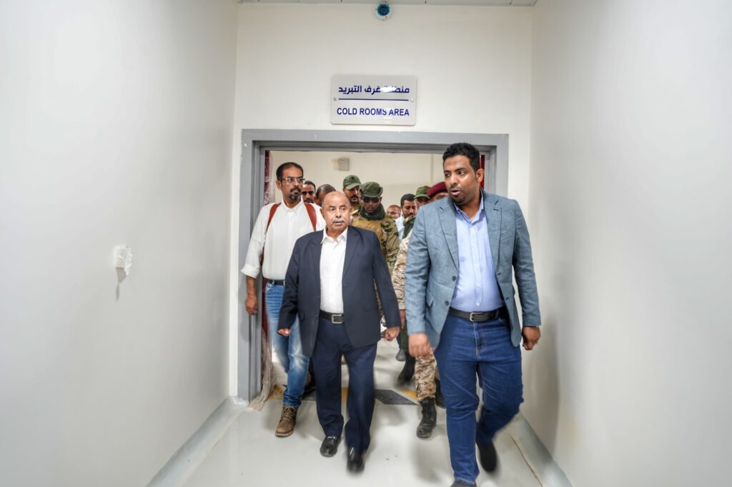 عضو مجلس القيادة محافظ حضرموت يزور مشروع مخازن الأدوية واللقاحات المحورية بمدينة المكلا عضو مجلس القيادة محافظ حضرموت يزور مشروع مخازن الأدوية واللقاحات المحورية بمدينة المكلا