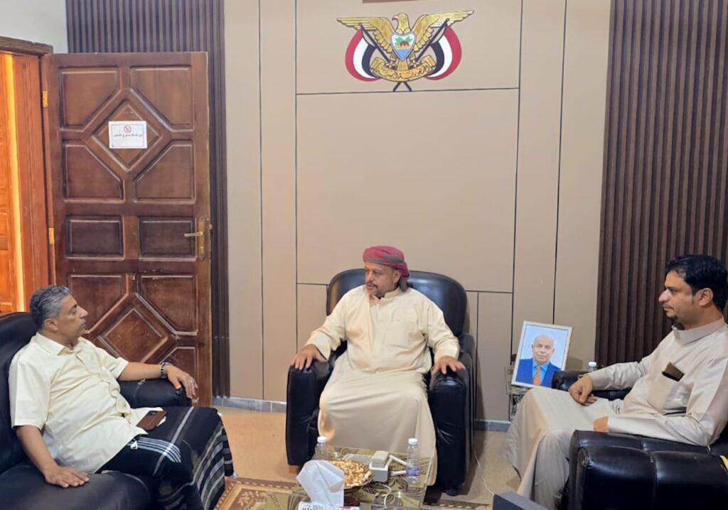 نائب مدير عام مصلحة شؤون القبائل يستقبل المهنئين بعيد الأضحى المبارك نائب مدير عام مصلحة شؤون القبائل يستقبل المهنئين بعيد الأضحى المبارك