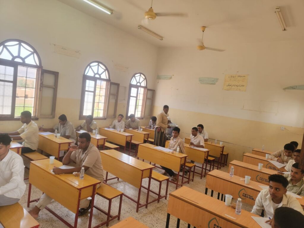 ملتقى شباب البلاد التطوعي بتاربة ينفذ مبادرة اجتماعية للتخفيف من شدة الحر على عدد من المرافق الخدمية وطلاب المدارس في تاربة بمديرية سيئون ملتقى شباب البلاد التطوعي بتاربة ينفذ مبادرة اجتماعية للتخفيف من شدة الحر على عدد من المرافق الخدمية وطلاب المدارس في تاربة بمديرية سيئون