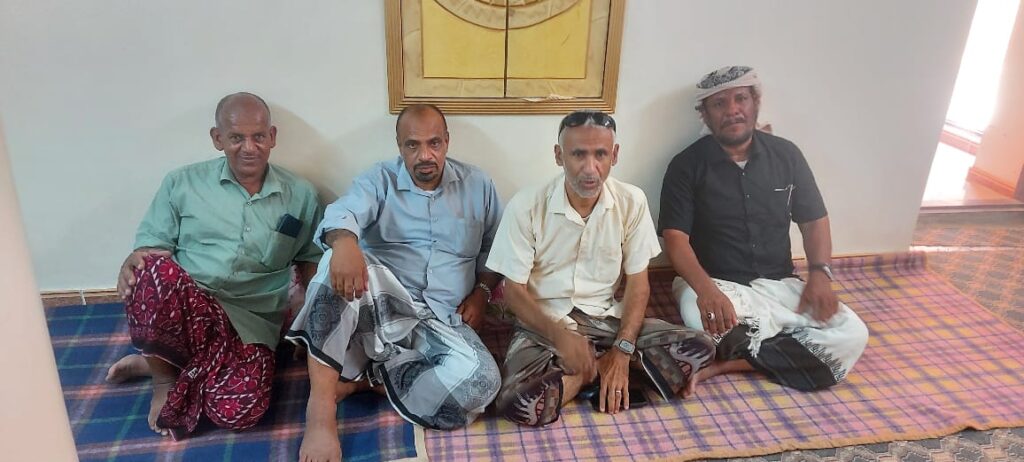 شخصيات اجتماعية تزور رئيس تحرير "تاربة اليوم" للاطمئنان على صحته عقب نجاح عملية جراحية في العين شخصيات اجتماعية تزور رئيس تحرير "تاربة اليوم" للاطمئنان على صحته عقب نجاح عملية جراحية في العين