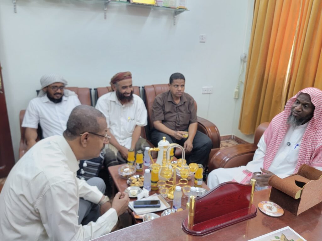 مدير مكتب وزارة الشؤون الاجتماعية والعمل بالوادي والصحراء يزور مؤسسة تاربة التنموية الخيرية ويشيد ببرامجها التنموية مدير مكتب وزارة الشؤون الاجتماعية والعمل بالوادي والصحراء يزور مؤسسة تاربة التنموية الخيرية ويشيد ببرامجها التنموية