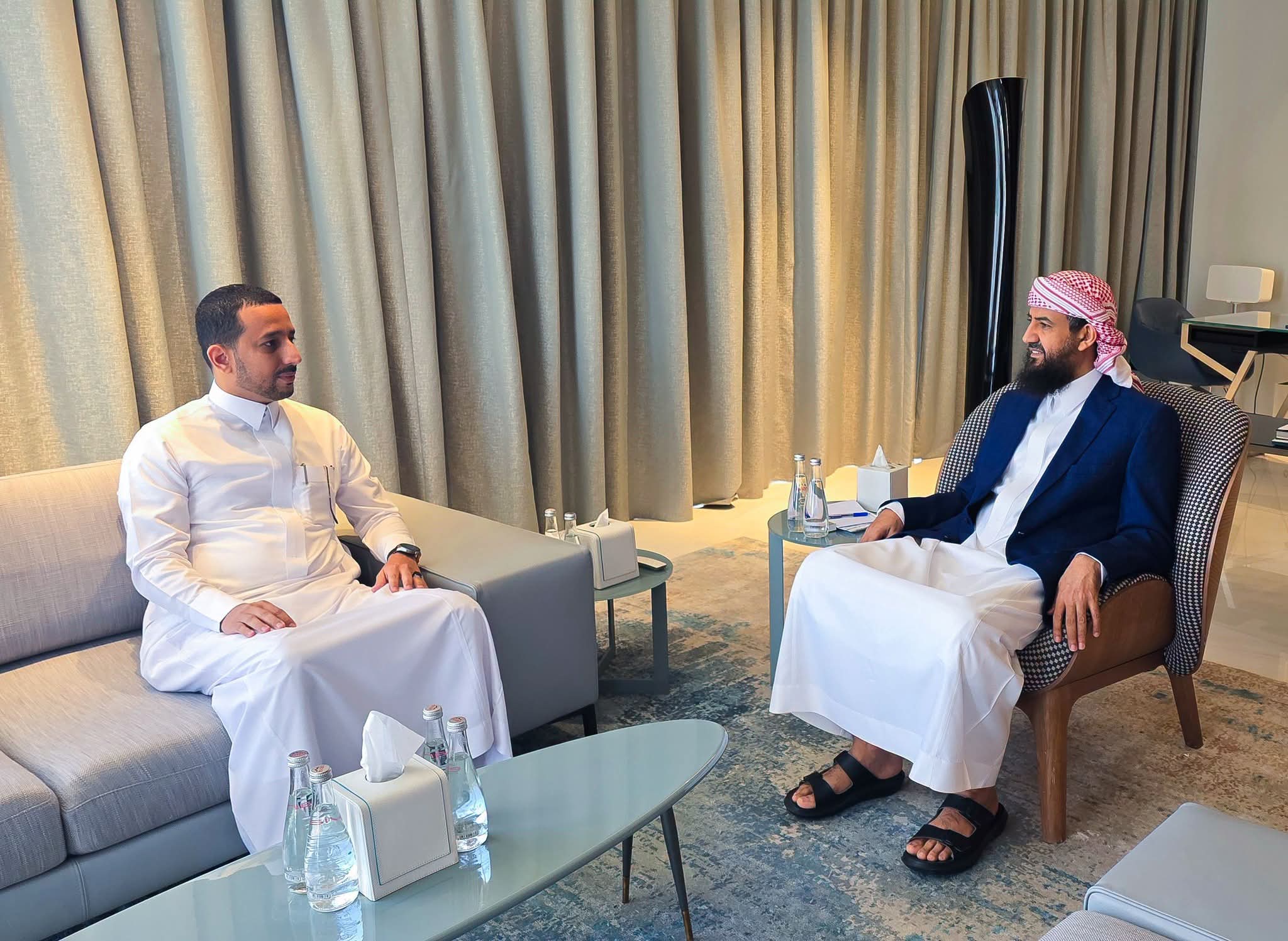 المحرّمي يستقبل رئيس هيئة الأراضي ويشدد على حماية ممتلكات الدولة وتحديث أنظمة العمل المحرّمي يستقبل رئيس هيئة الأراضي ويشدد على حماية ممتلكات الدولة وتحديث أنظمة العمل