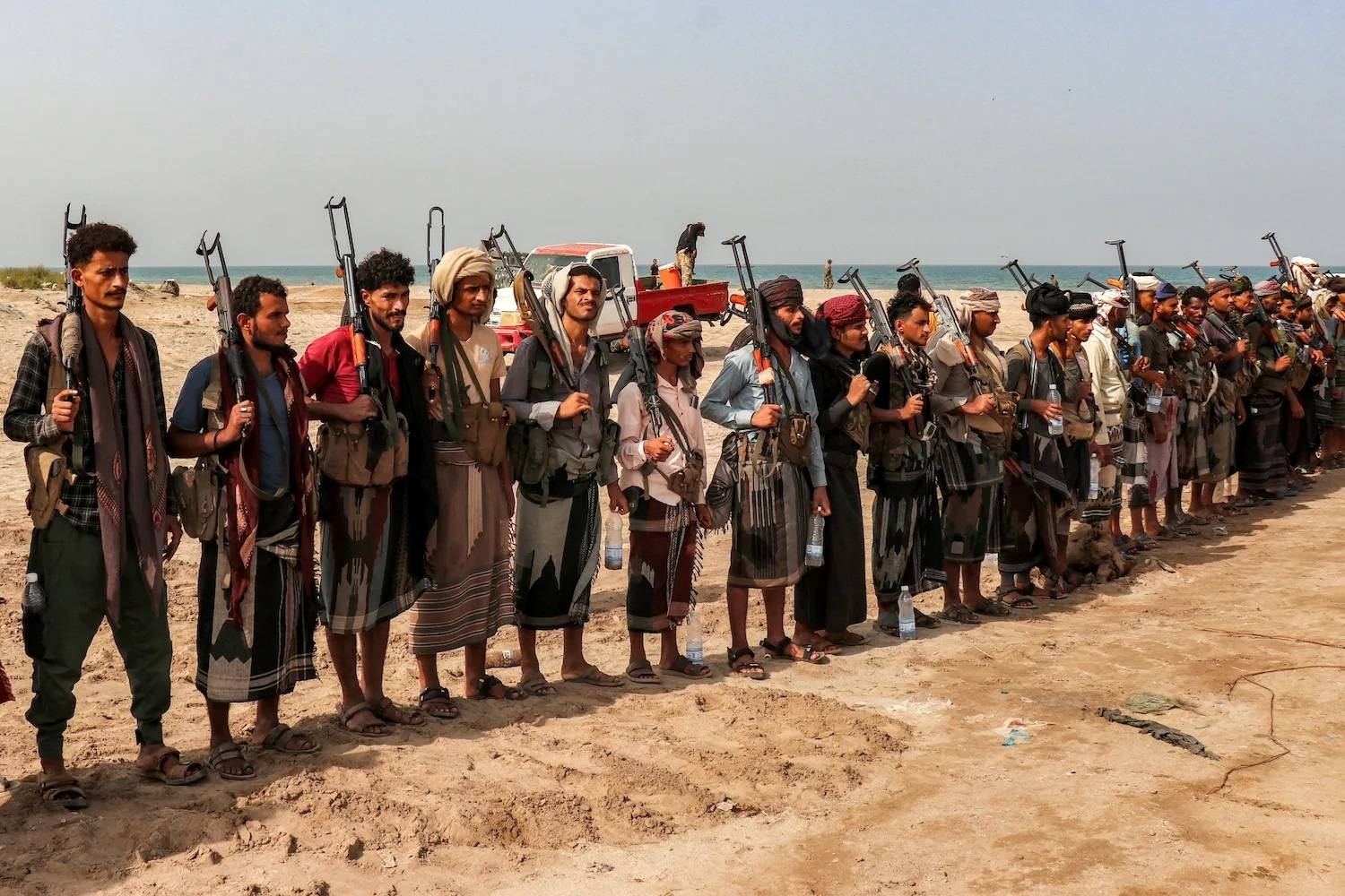 الحوثيون يوظفون تصعيدهم في البحر الأحمر لتوسيع التعبئة الداخلية - الحوثيون يوظفون تصعيدهم في البحر الأحمر لتوسيع التعبئة الداخلية -