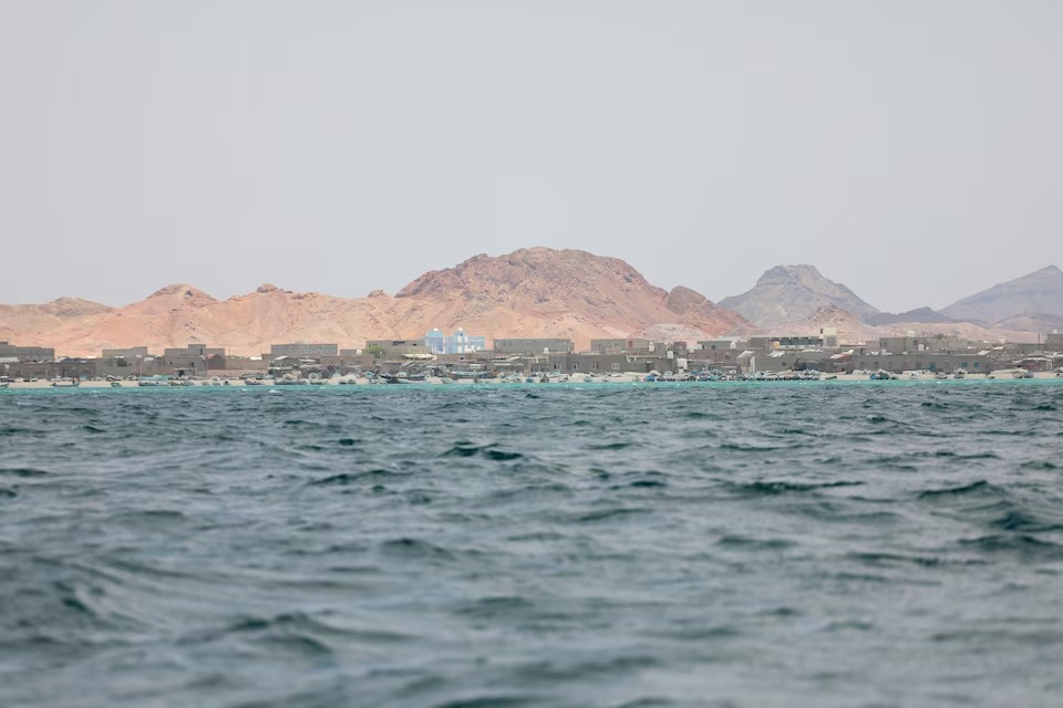 الحوثيون يوظفون تصعيدهم في البحر الأحمر لتوسيع التعبئة الداخلية - الحوثيون يوظفون تصعيدهم في البحر الأحمر لتوسيع التعبئة الداخلية -