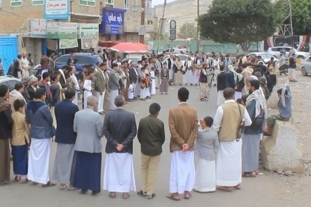 الحوثيون يوظفون تصعيدهم في البحر الأحمر لتوسيع التعبئة الداخلية - الحوثيون يوظفون تصعيدهم في البحر الأحمر لتوسيع التعبئة الداخلية -