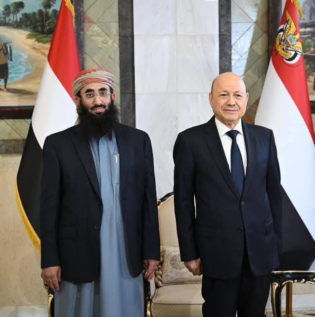 عاجل | وزارة الأوقاف والإرشاد تعلن تأييدها الكامل لخطاب الرئيس العليمي وتدعو للالتفاف حول معركة استعادة الدولة - عاجل | وزارة الأوقاف والإرشاد تعلن تأييدها الكامل لخطاب الرئيس العليمي وتدعو للالتفاف حول معركة استعادة الدولة -