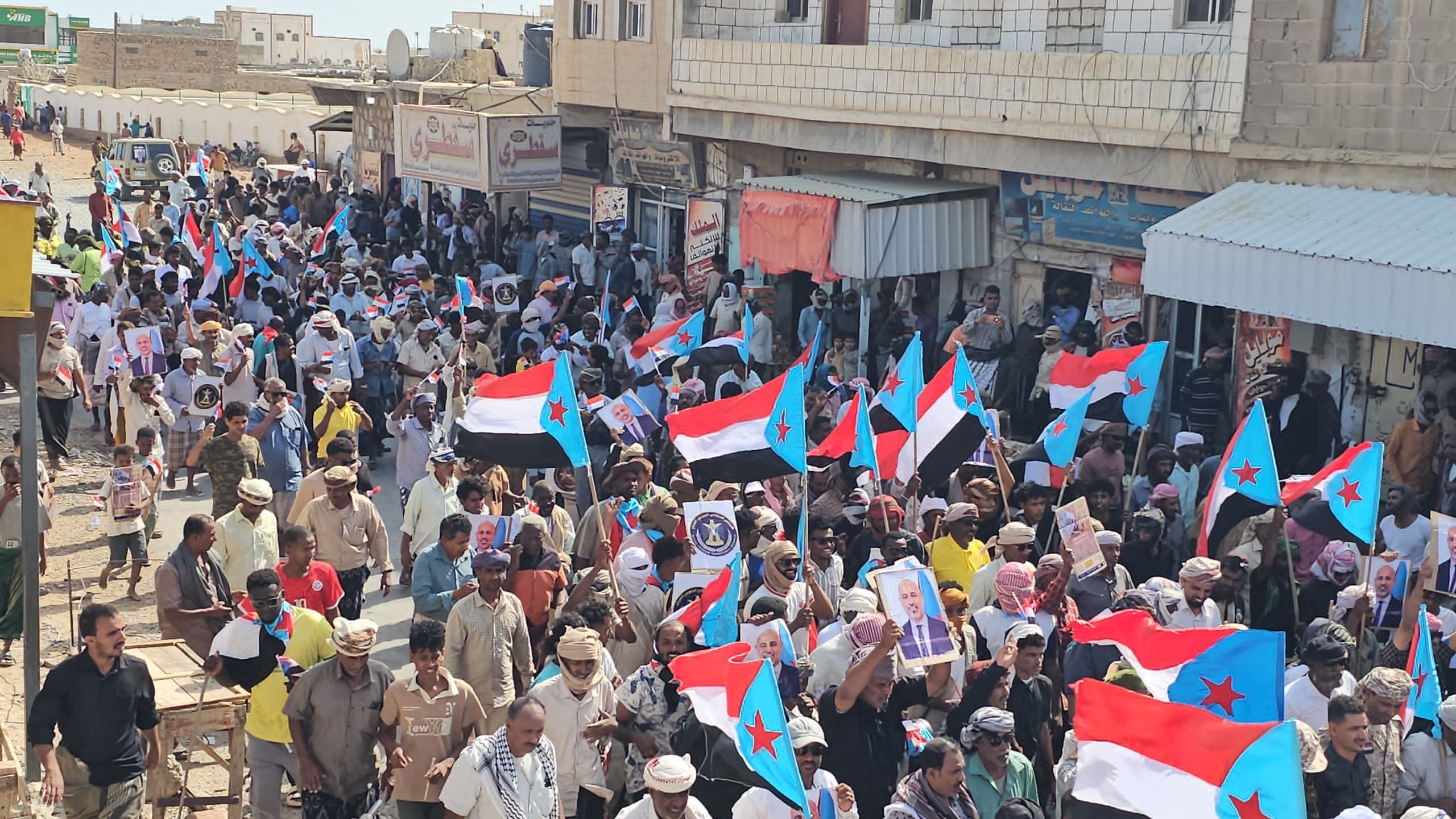 سقطرى تشهد حشودًا جماهيرية للتصعيد ضد الوصاية والاحتلال في ذكرى 7 يوليو سقطرى تشهد حشودًا جماهيرية للتصعيد ضد الوصاية والاحتلال في ذكرى 7 يوليو