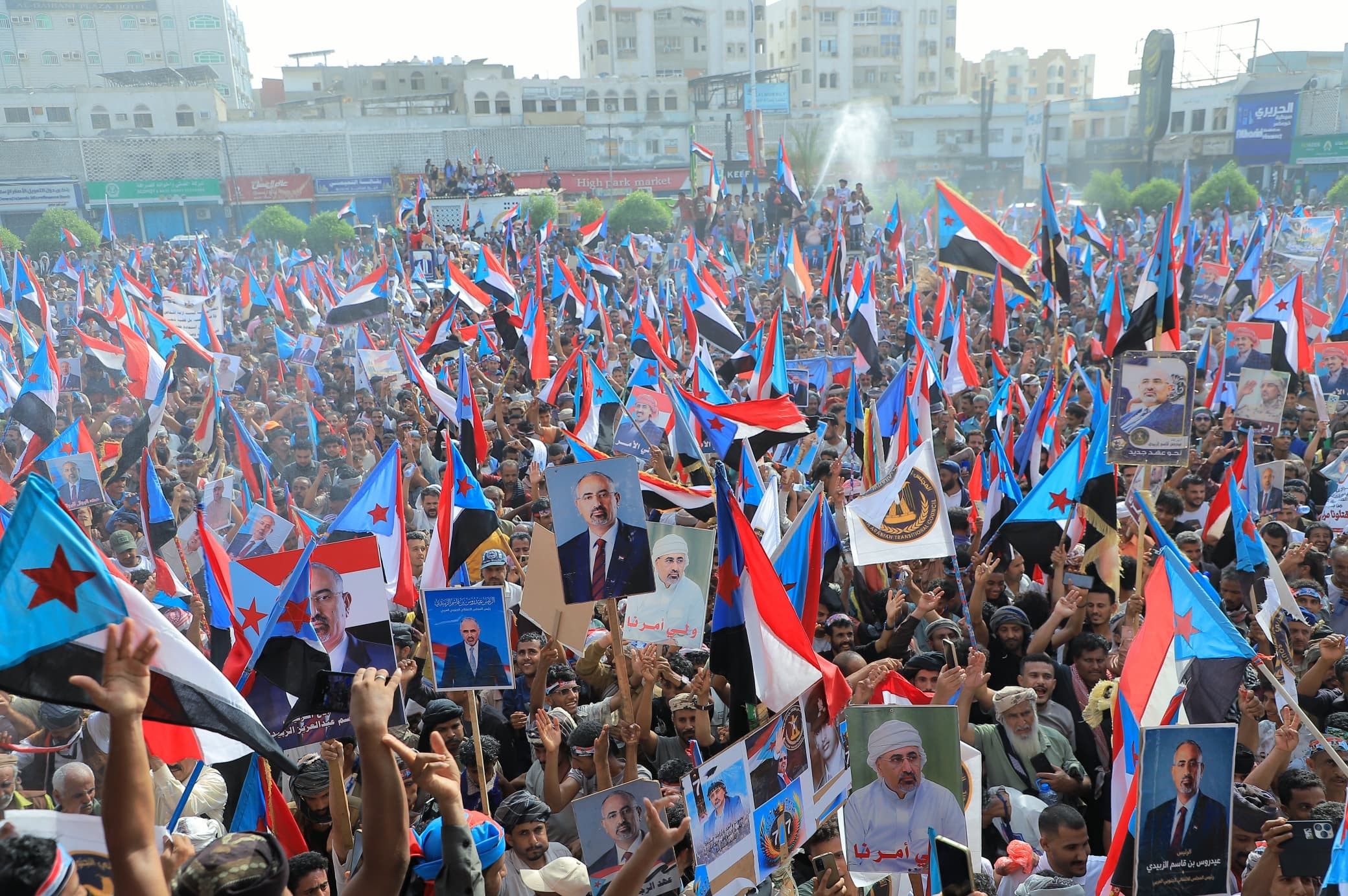 انطلاقًا لبرنامج التصعيد الثوري.. العاصمة عدن تحتضن مليونية "التصعيد ضد الوصاية والاحتلال" انطلاقًا لبرنامج التصعيد الثوري.. العاصمة عدن تحتضن مليونية "التصعيد ضد الوصاية والاحتلال"