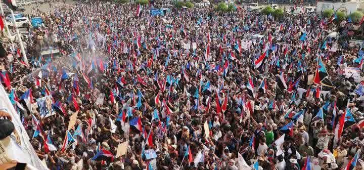انطلاقًا لبرنامج التصعيد الثوري.. العاصمة عدن تحتضن مليونية "التصعيد ضد الوصاية والاحتلال" انطلاقًا لبرنامج التصعيد الثوري.. العاصمة عدن تحتضن مليونية "التصعيد ضد الوصاية والاحتلال"