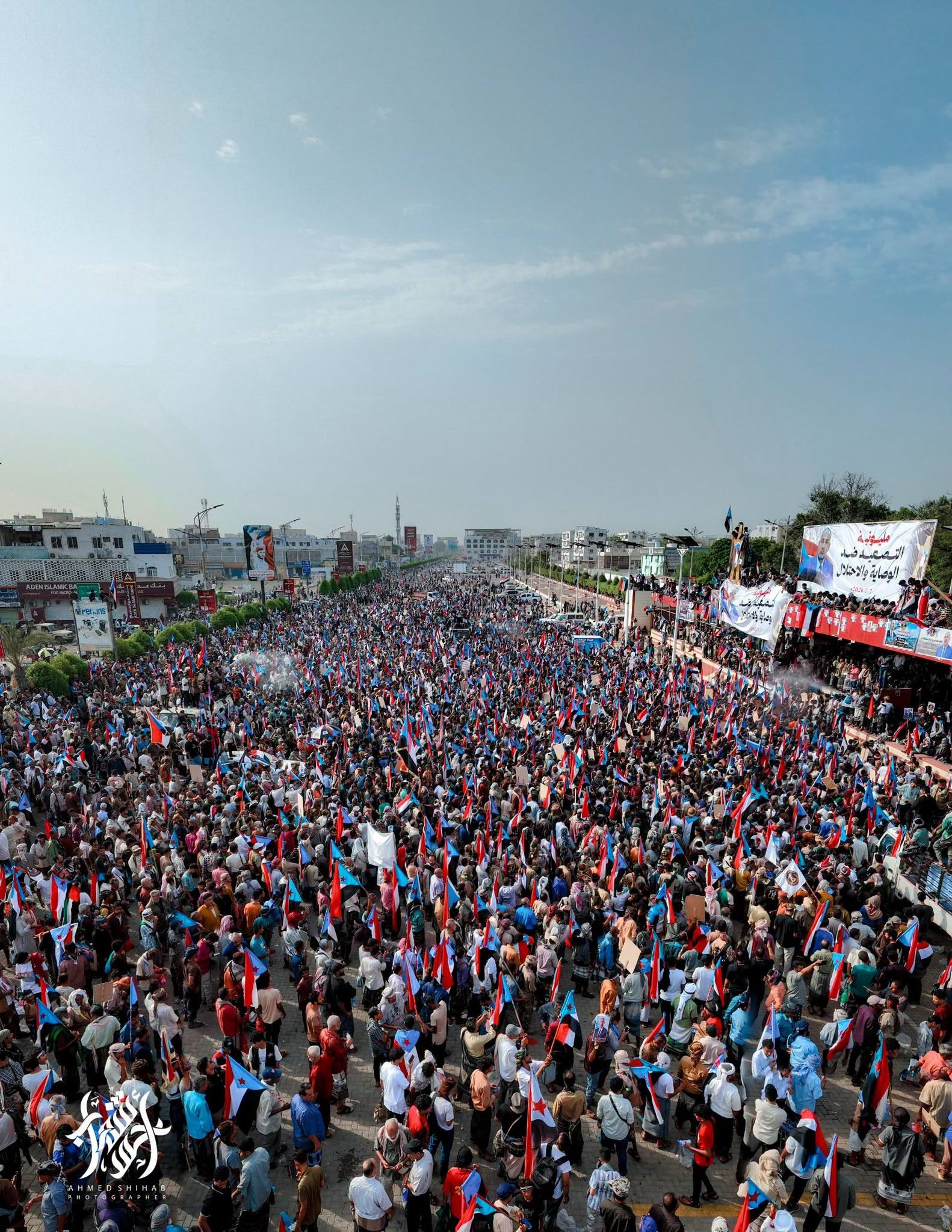 انطلاقًا لبرنامج التصعيد الثوري.. العاصمة عدن تحتضن مليونية "التصعيد ضد الوصاية والاحتلال" انطلاقًا لبرنامج التصعيد الثوري.. العاصمة عدن تحتضن مليونية "التصعيد ضد الوصاية والاحتلال"