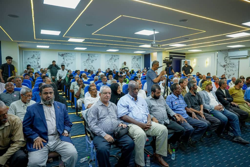 انتقالي العاصمة عدن يعقد لقاءً تشاوريًا موسعًا ويؤكد استمرار التصعيد الشعبي لمواجهة مخططات الوصاية والاحتلال انتقالي العاصمة عدن يعقد لقاءً تشاوريًا موسعًا ويؤكد استمرار التصعيد الشعبي لمواجهة مخططات الوصاية والاحتلال
