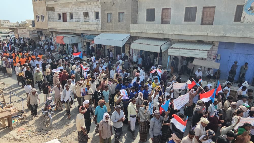 احتشاد جماهيري في حديبو يرفض مشاريع الوصاية والاحتلال الخارجي ويؤكد التمسك بالسيادة والقرار الجنوبي المستقل احتشاد جماهيري في حديبو يرفض مشاريع الوصاية والاحتلال الخارجي ويؤكد التمسك بالسيادة والقرار الجنوبي المستقل