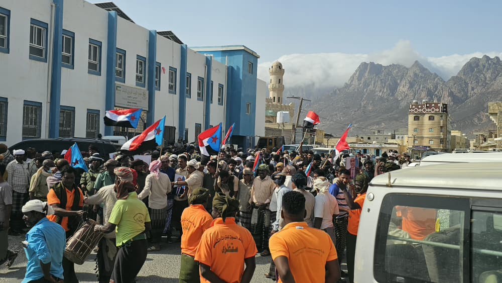 احتشاد جماهيري في حديبو يرفض مشاريع الوصاية والاحتلال الخارجي ويؤكد التمسك بالسيادة والقرار الجنوبي المستقل احتشاد جماهيري في حديبو يرفض مشاريع الوصاية والاحتلال الخارجي ويؤكد التمسك بالسيادة والقرار الجنوبي المستقل
