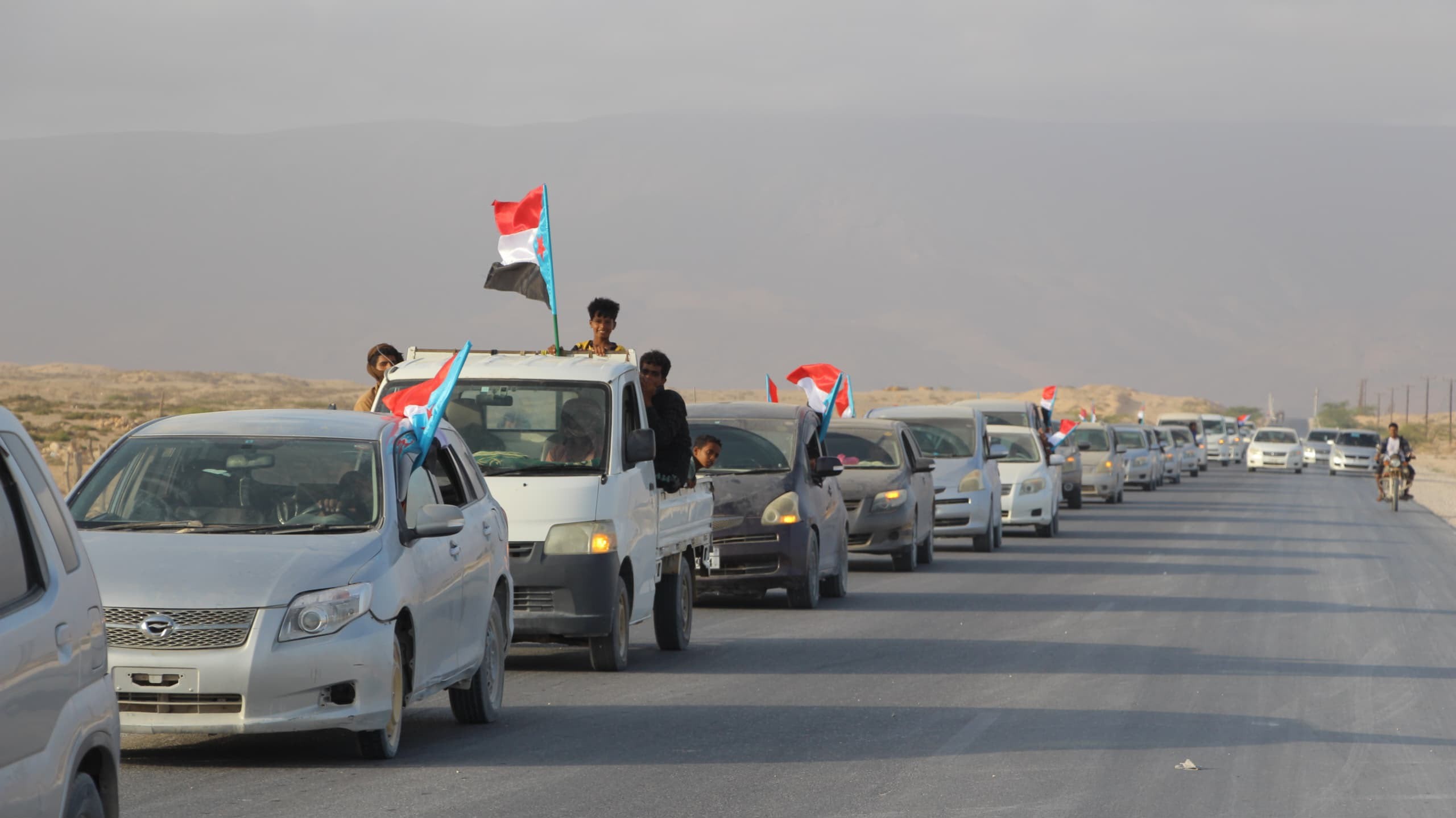 انتقالي حصوين ينظم مسيرة جماهيرية حاشدة بالمركبات والدراجات النارية ضمن برنامج التصعيد الشعبي انتقالي حصوين ينظم مسيرة جماهيرية حاشدة بالمركبات والدراجات النارية ضمن برنامج التصعيد الشعبي