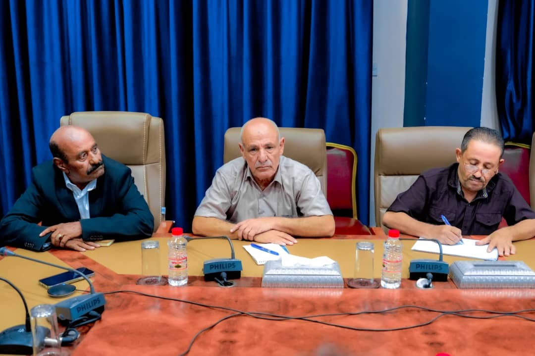الرئيس الزُبيدي يعقد اجتماعا بأعضاء هيئة الرئاسة الجدد ويؤكد المضي نحو تحقيق أهداف شعب الجنوب العربي الرئيس الزُبيدي يعقد اجتماعا بأعضاء هيئة الرئاسة الجدد ويؤكد المضي نحو تحقيق أهداف شعب الجنوب العربي