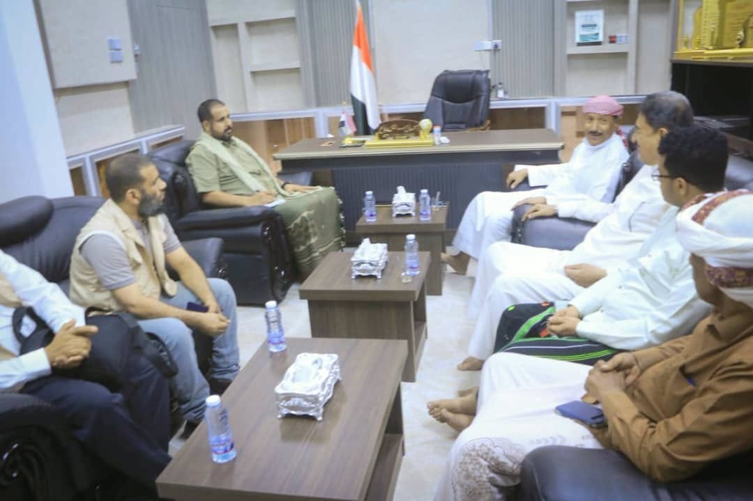 الوكيل بارباع ووكيل المحافظة للتنمية يطلعان على خطة مؤسسة "الناصر" لتأهيل الاستاد الأولمبي بسيئون الوكيل بارباع ووكيل المحافظة للتنمية يطلعان على خطة مؤسسة "الناصر" لتأهيل الاستاد الأولمبي بسيئون