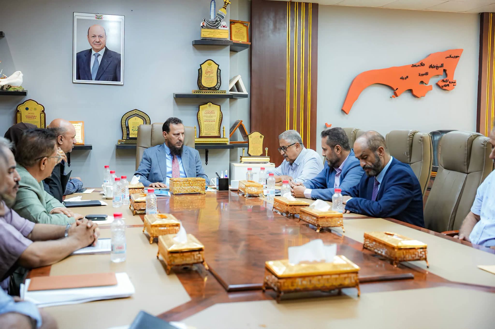 محافظ العاصمة عدن يلتقي مديري العموم الجدد والسابقين ويؤكد أهمية التكامل والاستفادة من جميع الكفاءات - محافظ العاصمة عدن يلتقي مديري العموم الجدد والسابقين ويؤكد أهمية التكامل والاستفادة من جميع الكفاءات -