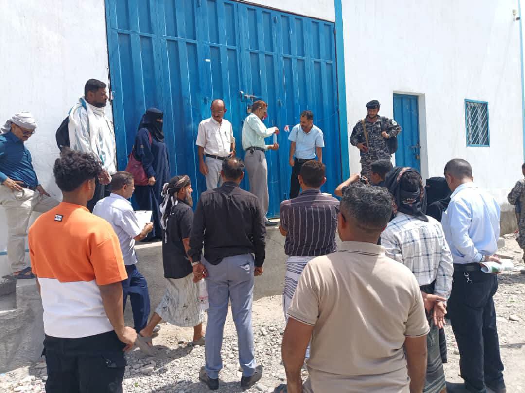 النيابة العامة تغلق مستودعًا في لحج وتباشر التحقيق في قضية غش تجاري وتقليد علامات عالمية النيابة العامة تغلق مستودعًا في لحج وتباشر التحقيق في قضية غش تجاري وتقليد علامات عالمية