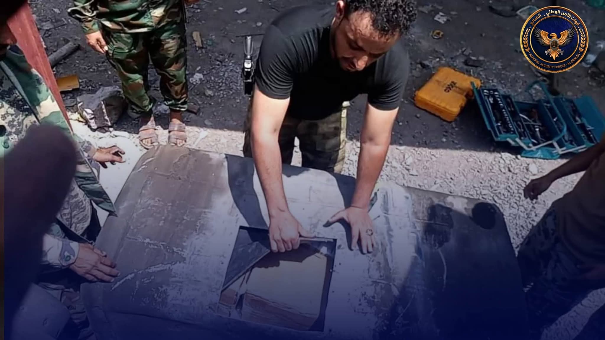 الأمن الوطني بالضالع يضبط قاطرة محملة بكميات من الأدوية المهربة ومواد مخدرة - الأمن الوطني بالضالع يضبط قاطرة محملة بكميات من الأدوية المهربة ومواد مخدرة -