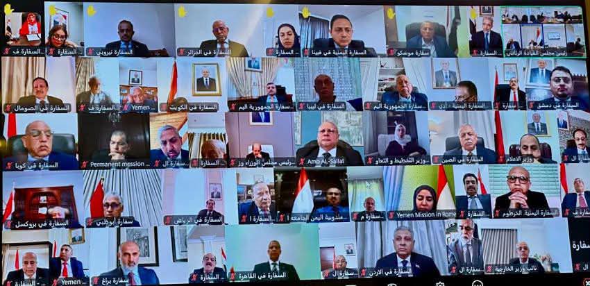 رئيس مجلس القيادة يؤكد: لا رحلات خارج سلطة الدولة والحوثيون مطالبون بقبول المبادرات الإنسانية - رئيس مجلس القيادة يؤكد: لا رحلات خارج سلطة الدولة والحوثيون مطالبون بقبول المبادرات الإنسانية -