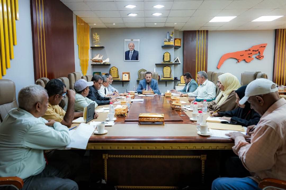 محافظ العاصمة عدن يترأس اجتماع الوحدة التنفيذية المستقلة لمشروع ترميم وإعادة إعمار المباني المتضررة من الحرب محافظ العاصمة عدن يترأس اجتماع الوحدة التنفيذية المستقلة لمشروع ترميم وإعادة إعمار المباني المتضررة من الحرب