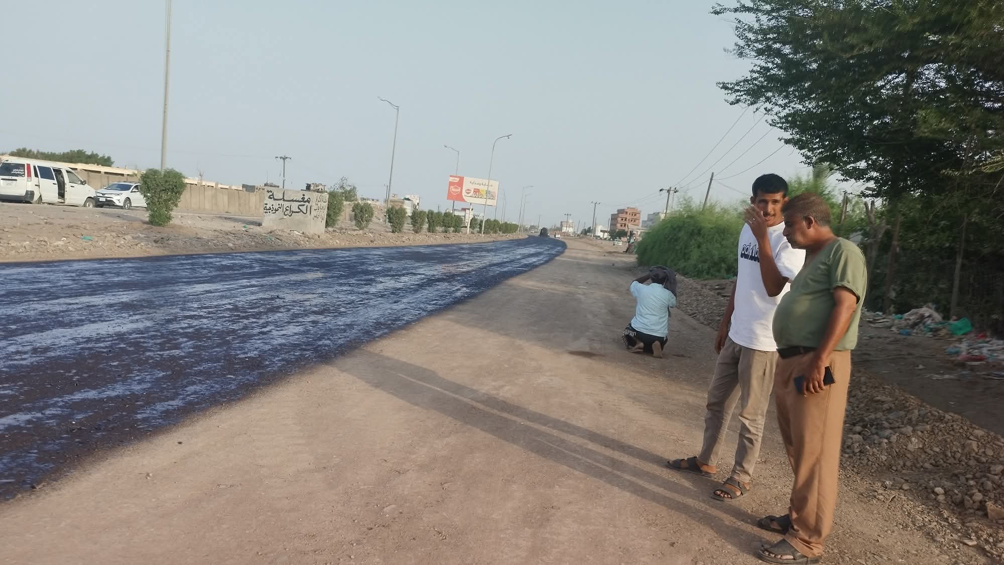بدء أعمال السفلتة في طريق بئر ناصر – تبن ضمن مشروع تأهيل الخط الدولي بلحج بدء أعمال السفلتة في طريق بئر ناصر – تبن ضمن مشروع تأهيل الخط الدولي بلحج