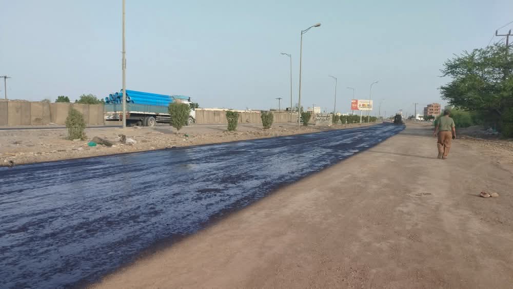 بدء أعمال السفلتة في طريق بئر ناصر – تبن ضمن مشروع تأهيل الخط الدولي بلحج بدء أعمال السفلتة في طريق بئر ناصر – تبن ضمن مشروع تأهيل الخط الدولي بلحج