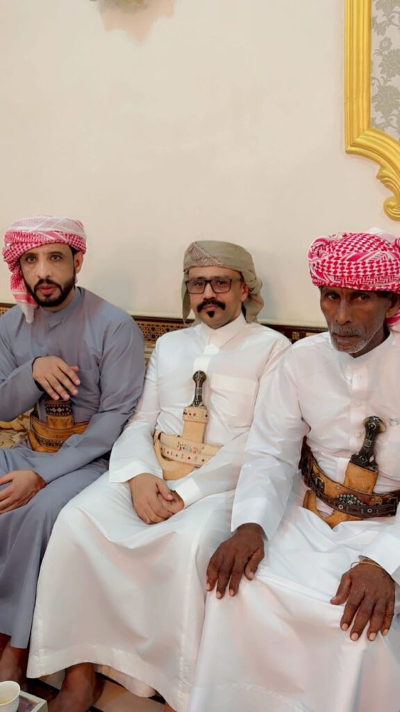 التميمي مدير عام مصلحة شؤون القبائل يُكرَّم بدرع تقدير في منزل رجل الأعمال الشيخ هاني حمد بن علاوة التميمي مدير عام مصلحة شؤون القبائل يُكرَّم بدرع تقدير في منزل رجل الأعمال الشيخ هاني حمد بن علاوة
