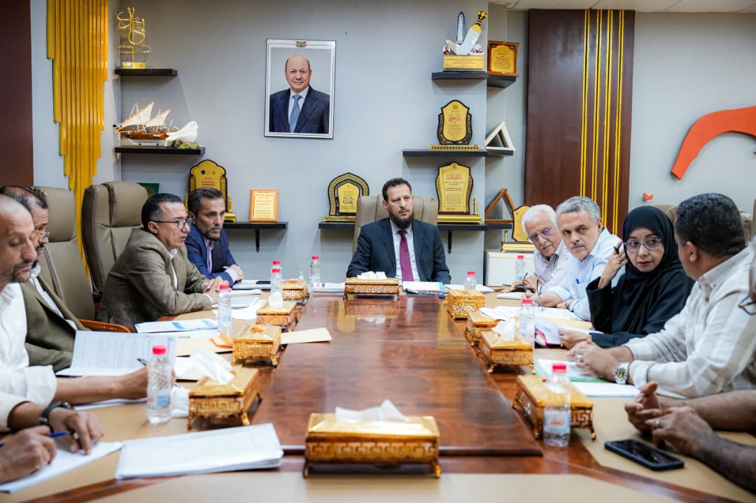 عدن.. إقرار حزمة من المشاريع في قطاعات الطرق والمياه والصرف الصحي والأشغال العامة عدن.. إقرار حزمة من المشاريع في قطاعات الطرق والمياه والصرف الصحي والأشغال العامة
