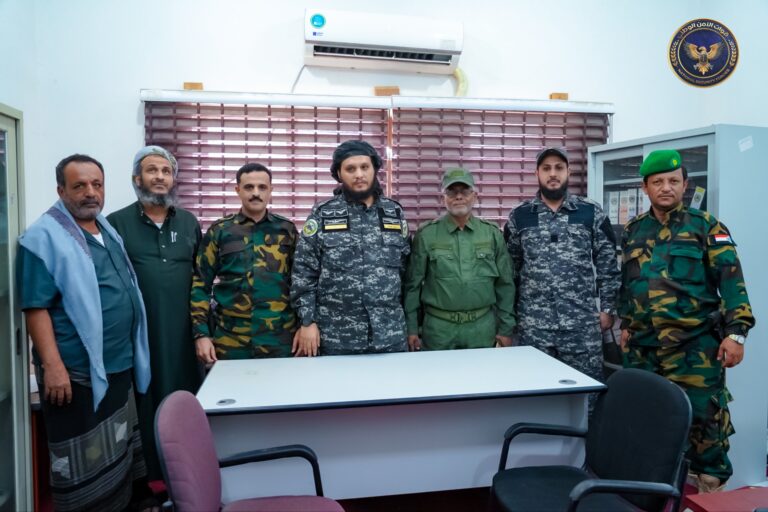 تنفيذًا لقرار وزير الداخلية.. تسليم قيادة قوات حراسة المنشآت بالعاصمة عدن مهامها ومقرها الجديد - تنفيذًا لقرار وزير الداخلية.. تسليم قيادة قوات حراسة المنشآت بالعاصمة عدن مهامها ومقرها الجديد -