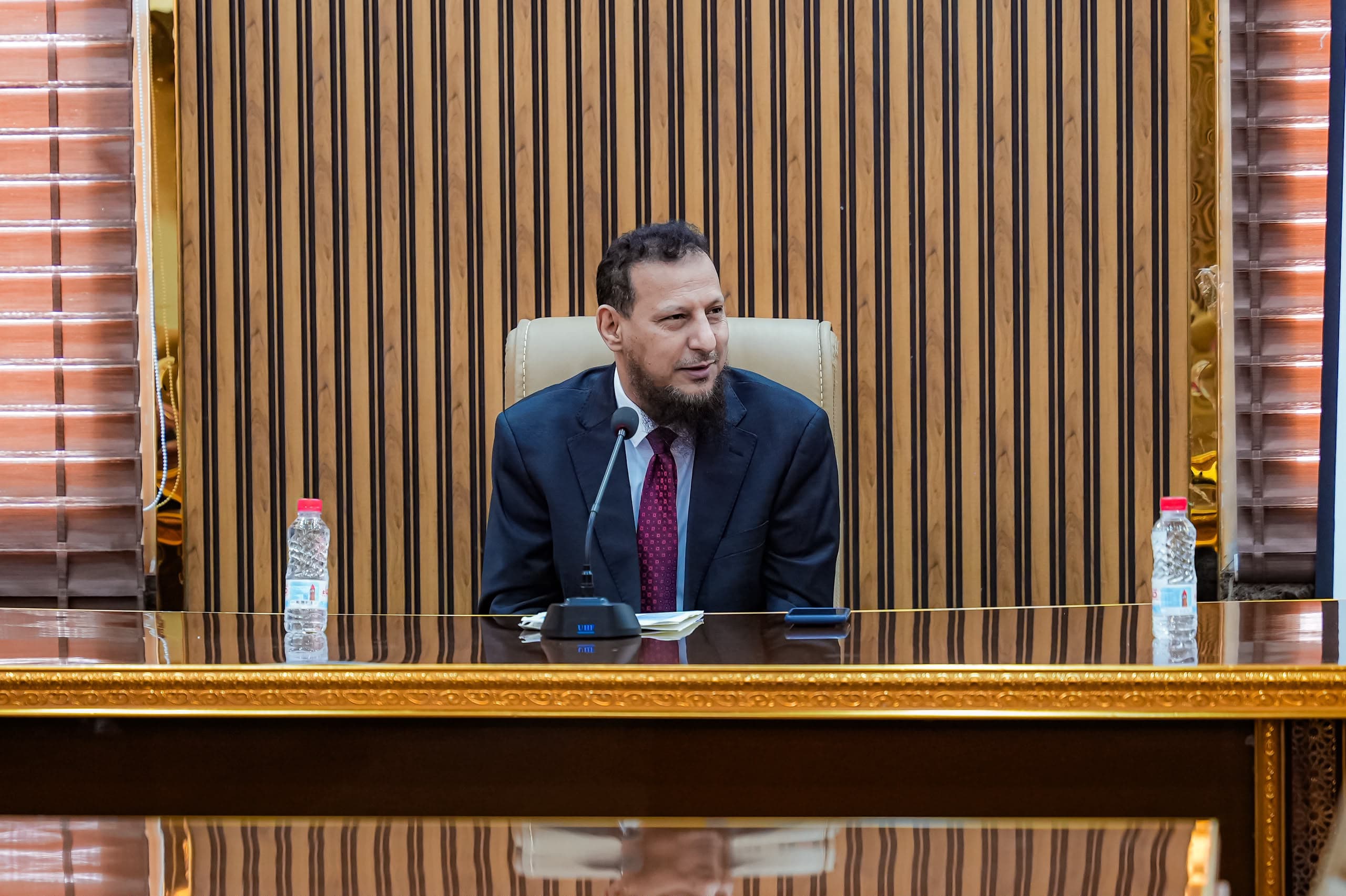 المحافظ شيخ يترأس اجتماعًا للوقوف على الأوضاع الخدمية والتنموية والاستعدادات للمنخفض الجوي المحافظ شيخ يترأس اجتماعًا للوقوف على الأوضاع الخدمية والتنموية والاستعدادات للمنخفض الجوي