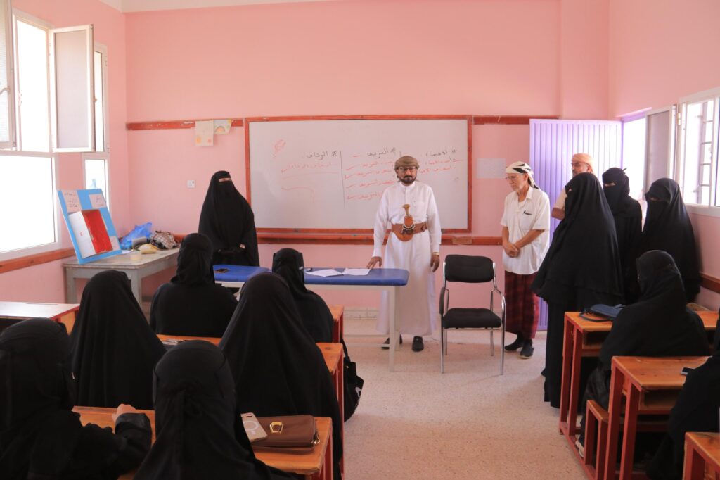 تدشين المخيم الصيفي الإبداعي النسوي بمديرية شبام لتعزيز المهارات والإبداع لدى المشاركات تدشين المخيم الصيفي الإبداعي النسوي بمديرية شبام لتعزيز المهارات والإبداع لدى المشاركات