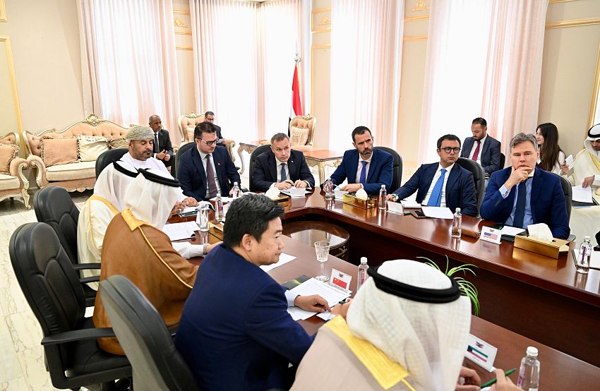 العليمي: التساهل الدولي غذّى الإرهاب الحوثي وعلى العالم ألا يساوِي بين الدولة والميليشيا - العليمي: التساهل الدولي غذّى الإرهاب الحوثي وعلى العالم ألا يساوِي بين الدولة والميليشيا -