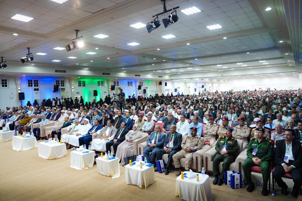 برئاسة عضو مجلس القيادة الخنبشي..حضرموت تشهد انعقاد المؤتمر التأسيسي العام للمجلس التنسيقي الحضرمي الأعلى بمدينة المكلا برئاسة عضو مجلس القيادة الخنبشي..حضرموت تشهد انعقاد المؤتمر التأسيسي العام للمجلس التنسيقي الحضرمي الأعلى بمدينة المكلا