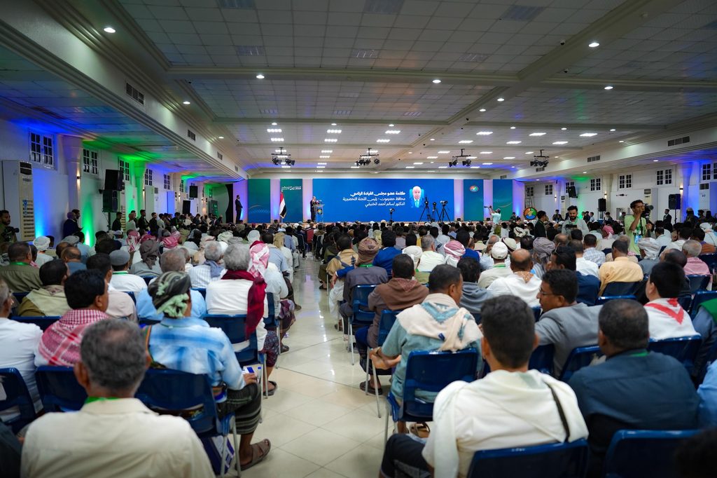 برئاسة عضو مجلس القيادة الخنبشي..حضرموت تشهد انعقاد المؤتمر التأسيسي العام للمجلس التنسيقي الحضرمي الأعلى بمدينة المكلا برئاسة عضو مجلس القيادة الخنبشي..حضرموت تشهد انعقاد المؤتمر التأسيسي العام للمجلس التنسيقي الحضرمي الأعلى بمدينة المكلا