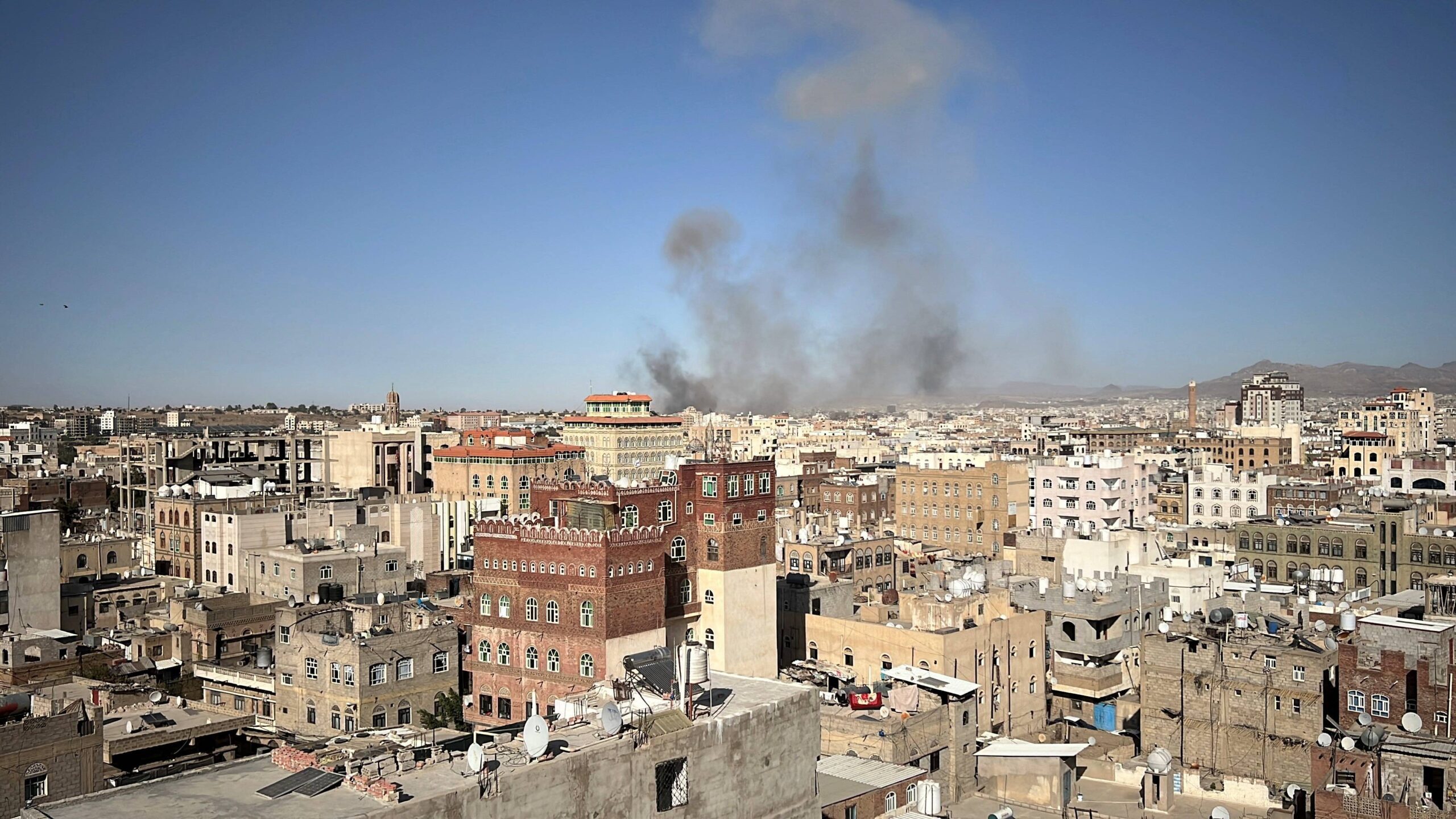 اتساع رقعة القمع الحوثي في صنعاء... وتوثيق أكثر من 3900 انتهاك - اتساع رقعة القمع الحوثي في صنعاء... وتوثيق أكثر من 3900 انتهاك -
